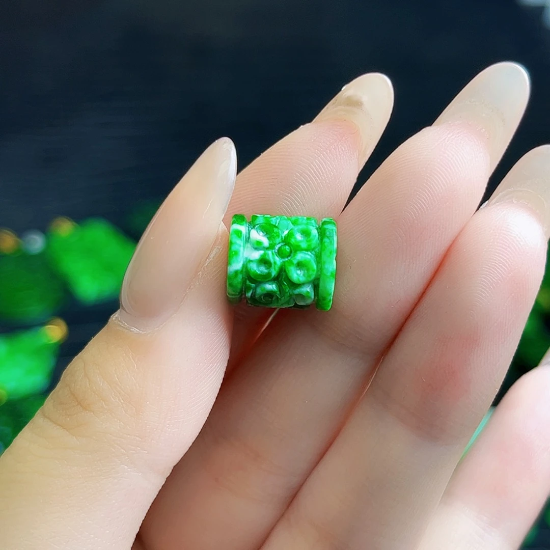 颈饰未镶嵌翡翠多样性