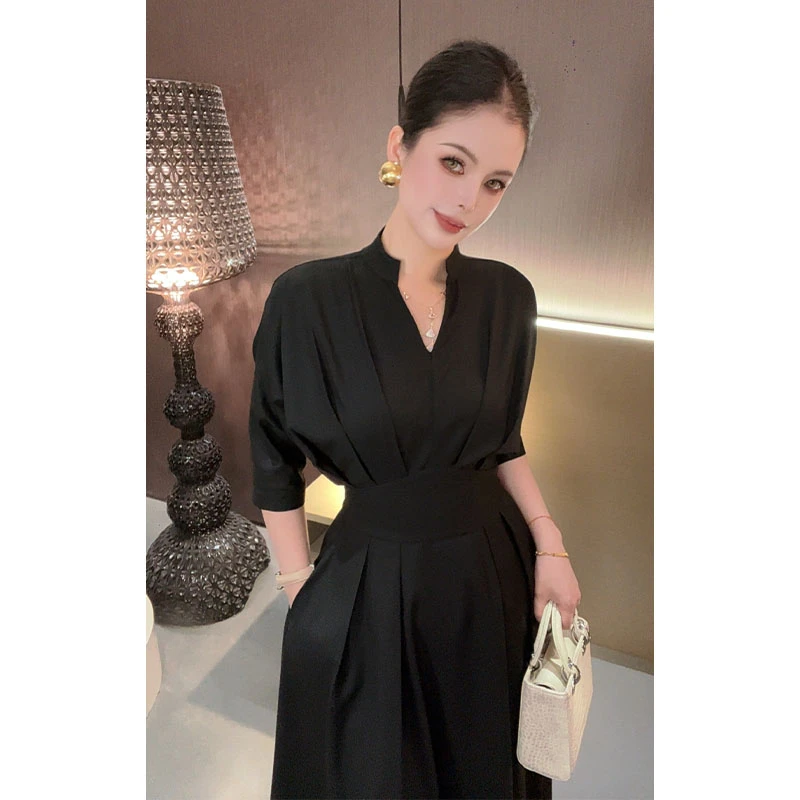 V领压褶收腰中袖连衣裙Q30852