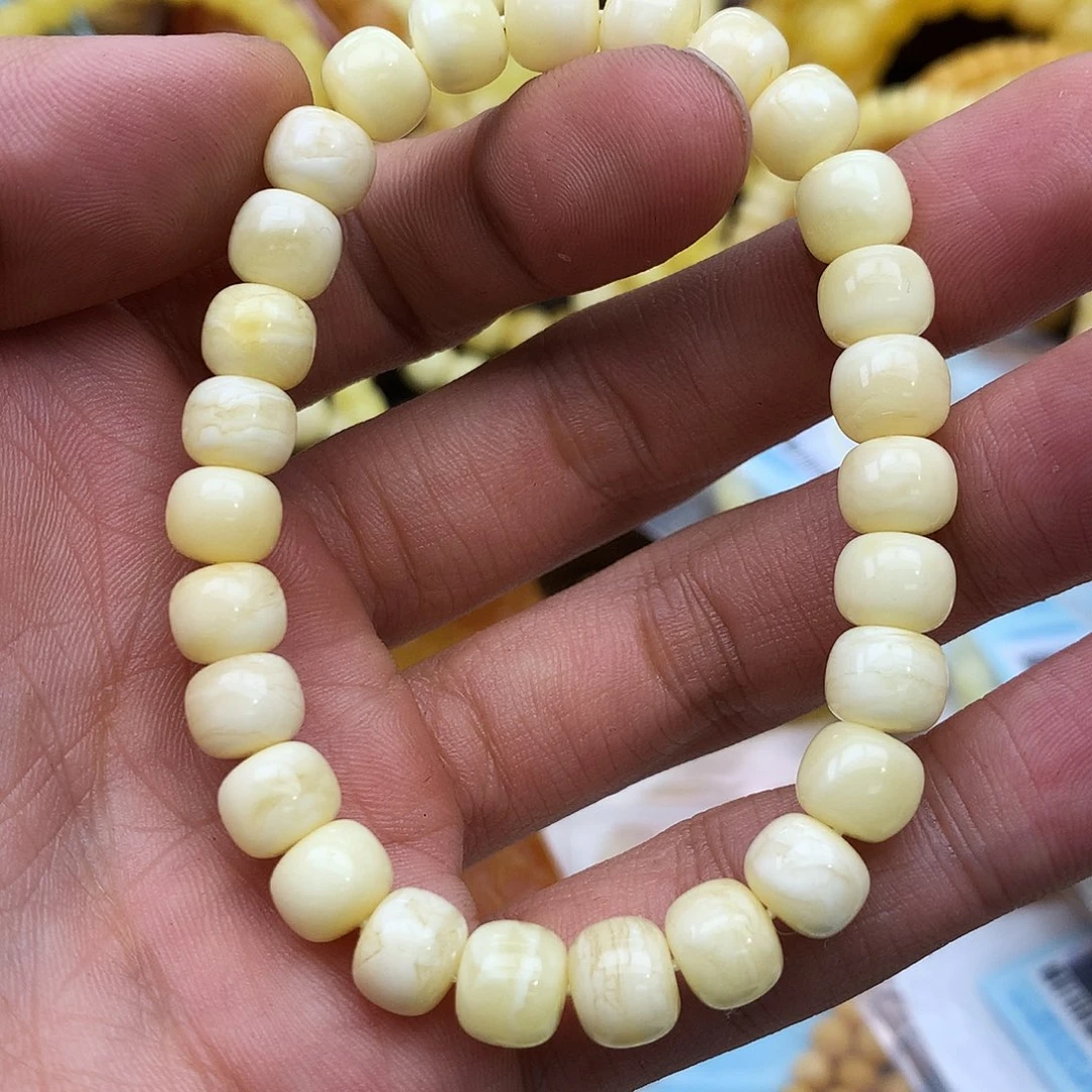 蜜蜡未镶嵌珠宝奇石