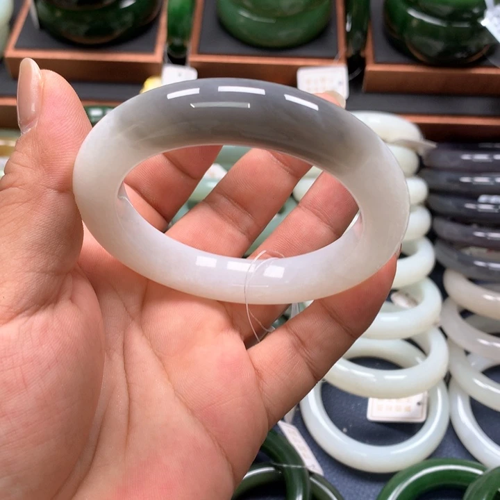 【闪购商品】未镶嵌手镯和田玉