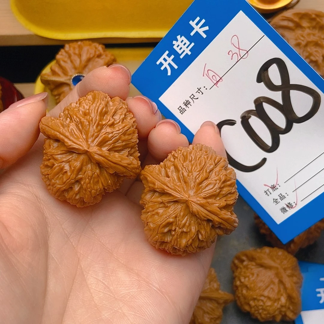 桃核吊坠核桃白狮子