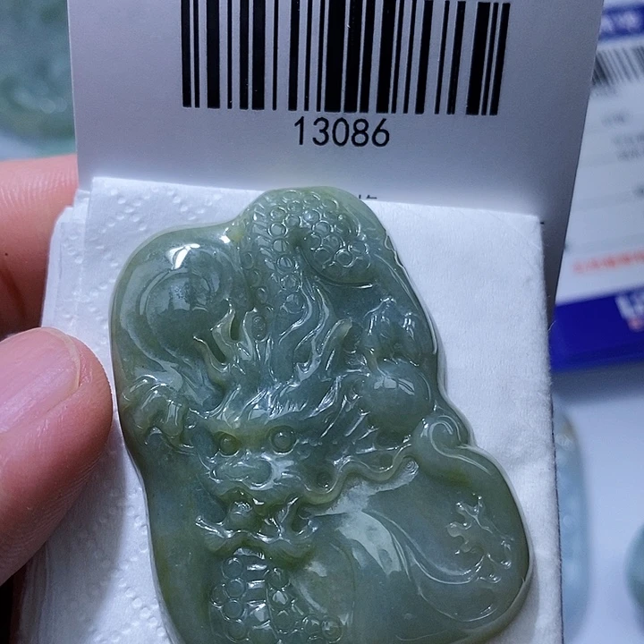 翡翠未镶嵌挂件天光墟翡翠市场现金代购