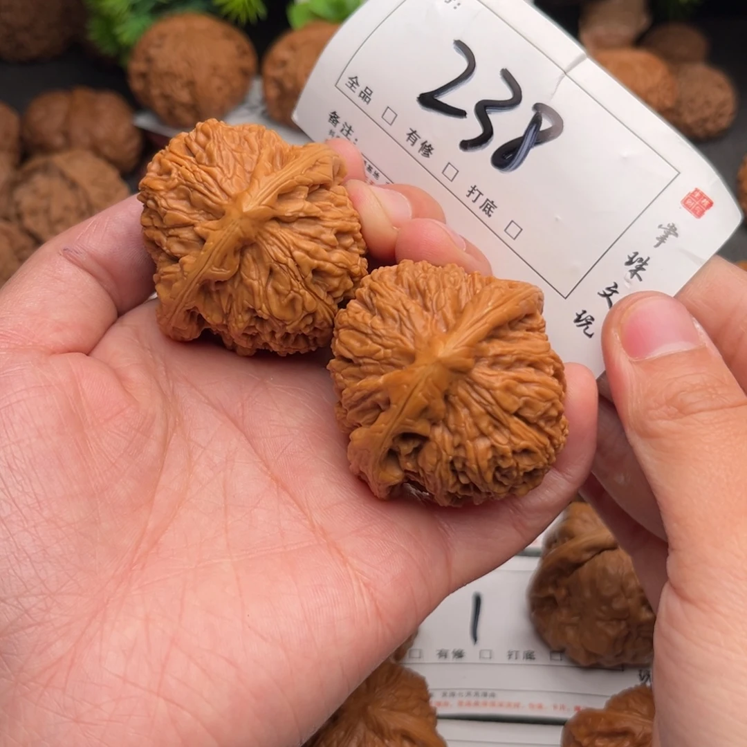 文玩核桃吊坠45三角将238