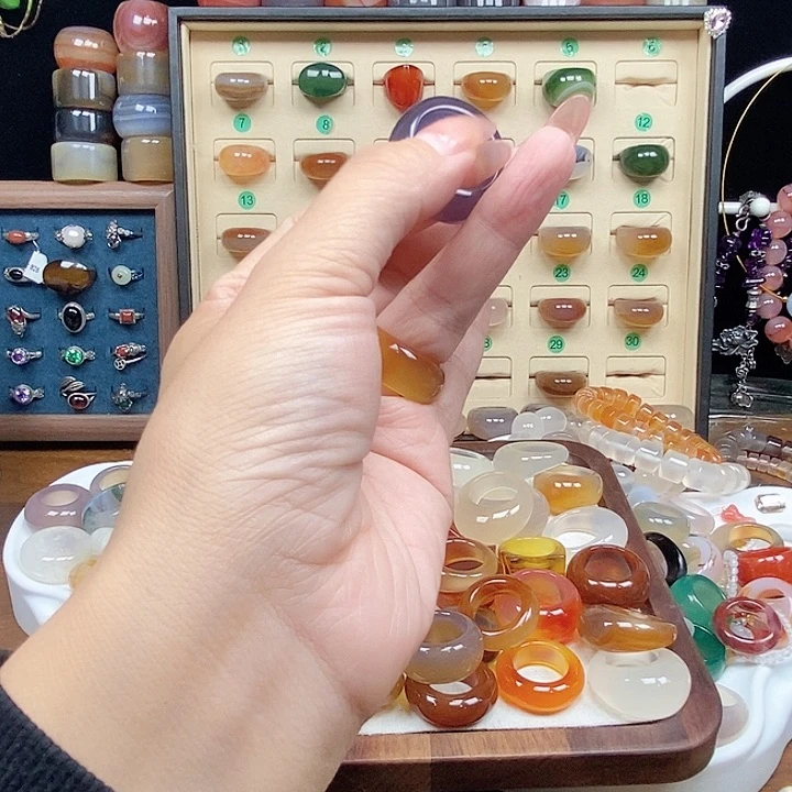 合金戒指玛瑙/玉髓胖*儿