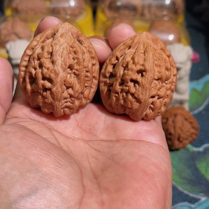 文玩核桃把件红锦鲤