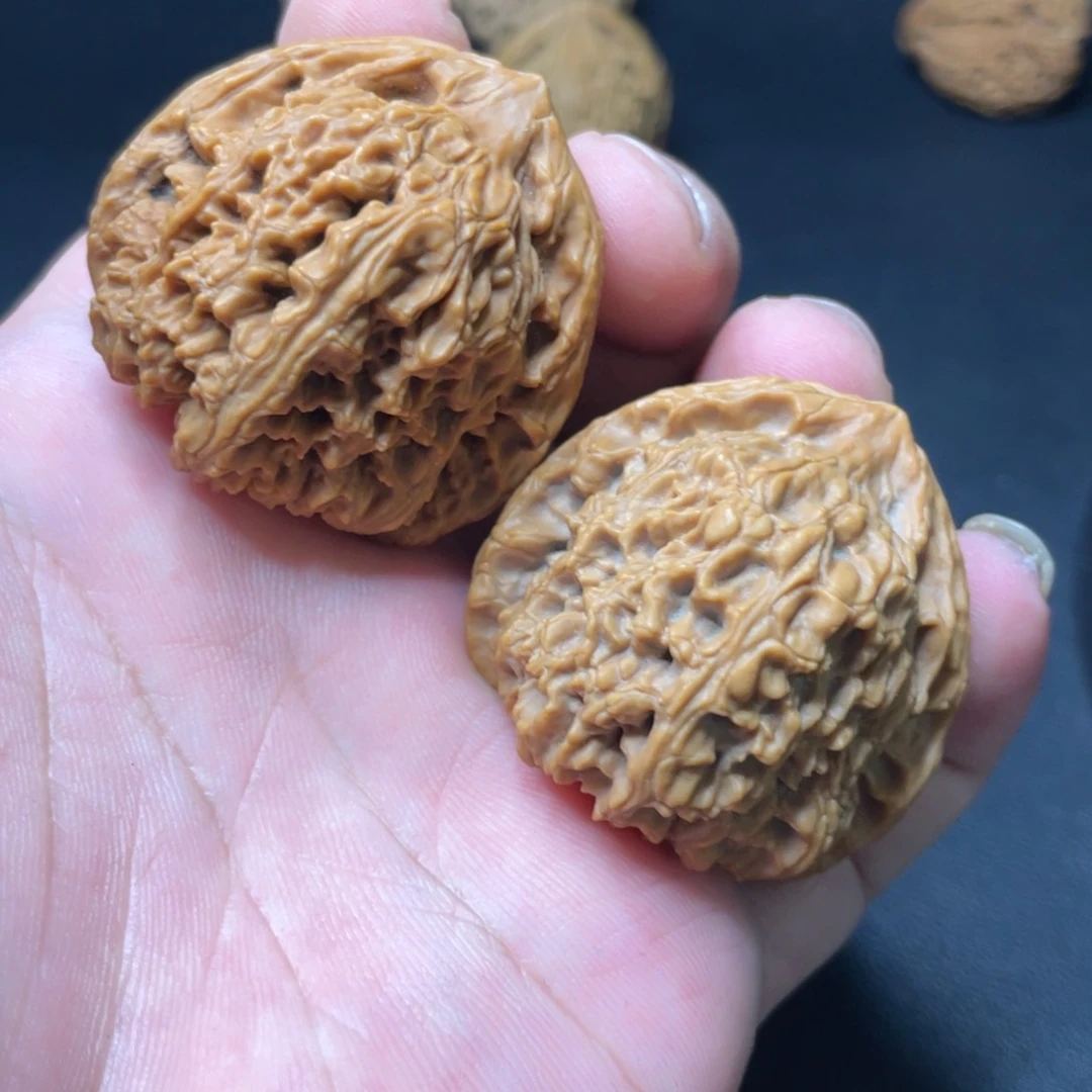 文玩核桃吊坠魏南将石