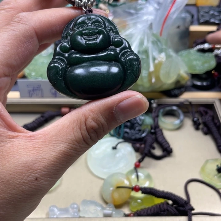 蛇纹石玉合金颈饰潼**将