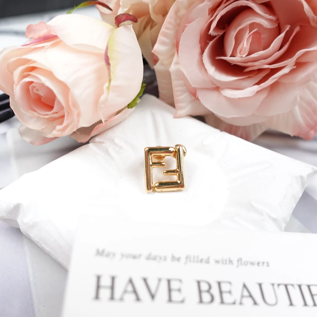 99新 FENDI/芬迪 /耳饰/T10343939