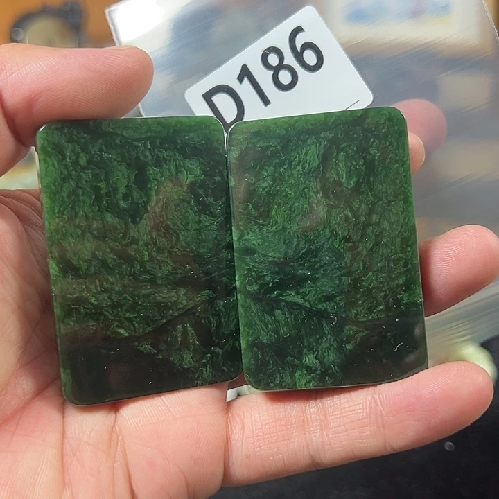 小***！颈饰未镶嵌和田玉