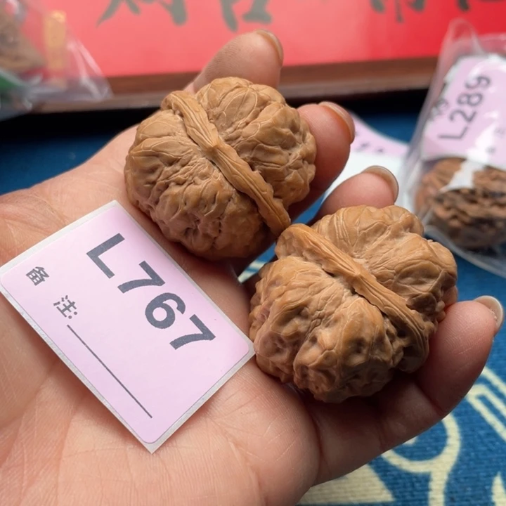 文玩核桃把件娃娃