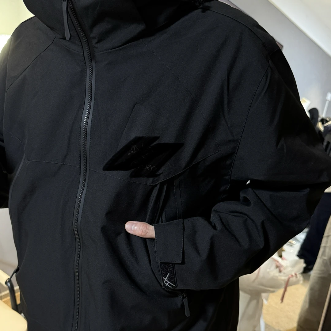 刺绣防水透气连帽冲锋衣通勤户外适用