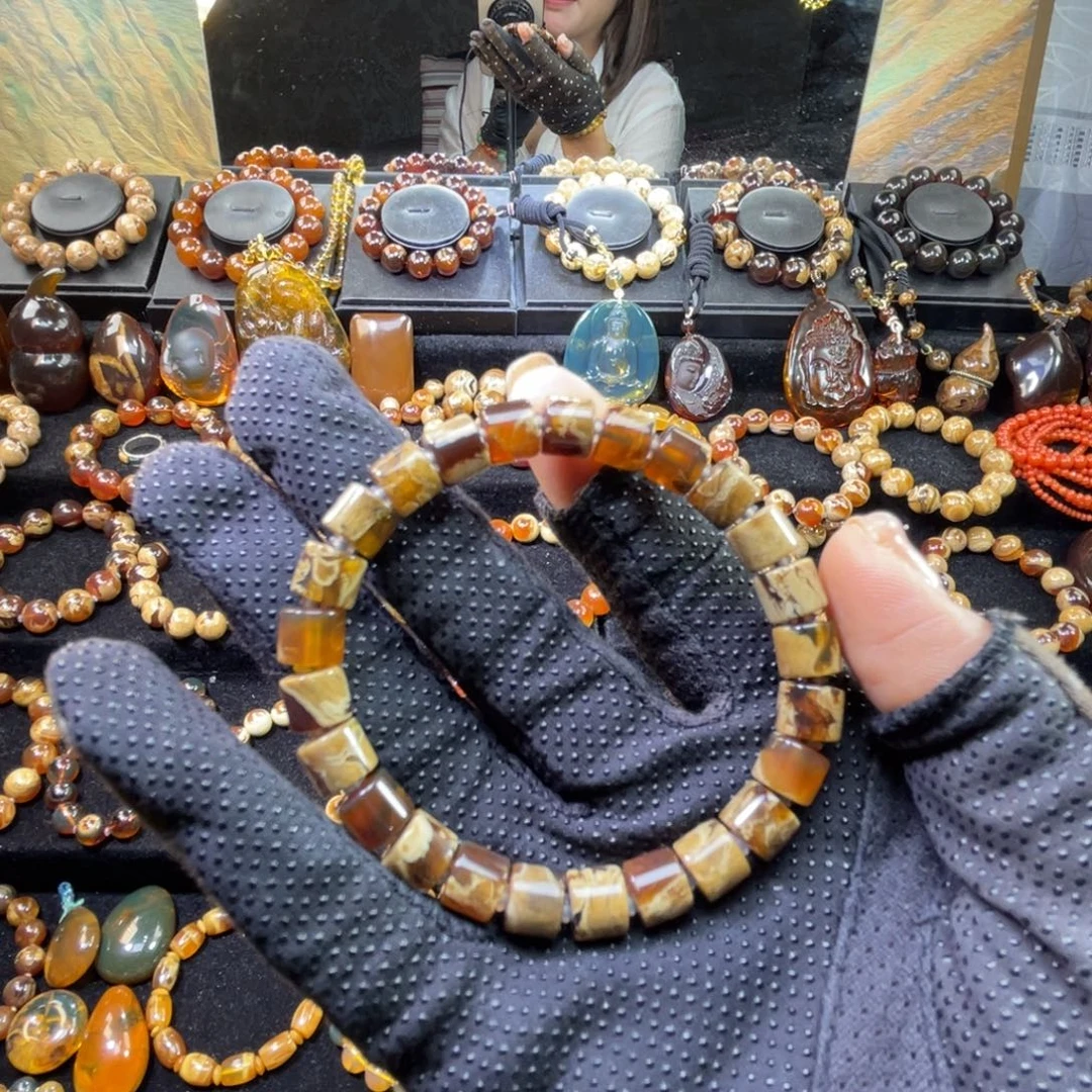 琥珀未镶嵌手串溶洞0.8