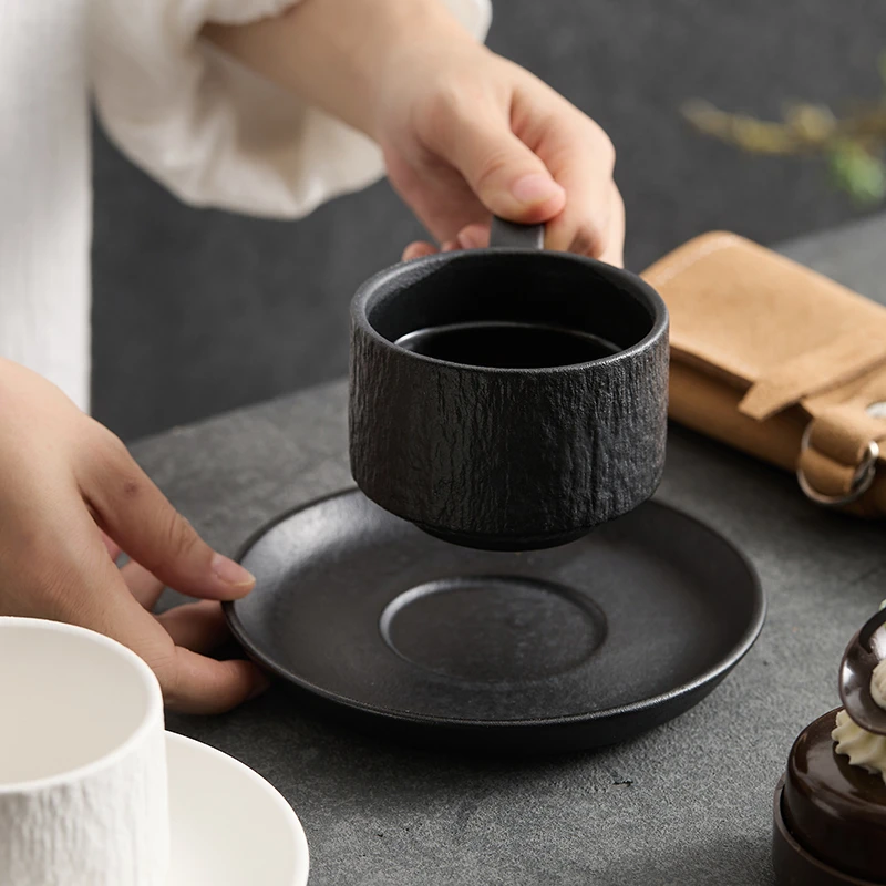 咖啡杯碟套装2025新款高颜值精致喝水的杯子高级感轻奢陶瓷拿铁杯