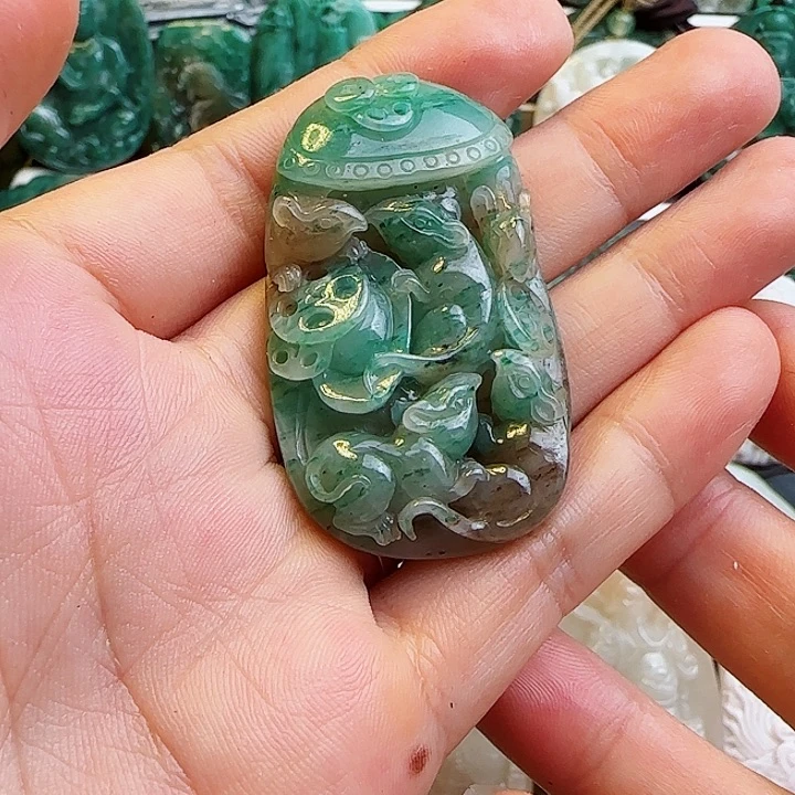 未镶嵌独山玉颈饰