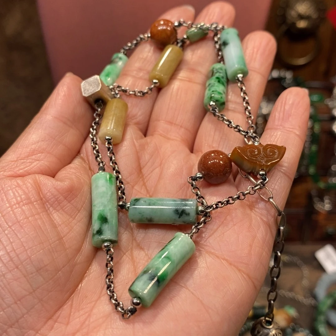 翡翠吊坠(赠链)未镶嵌