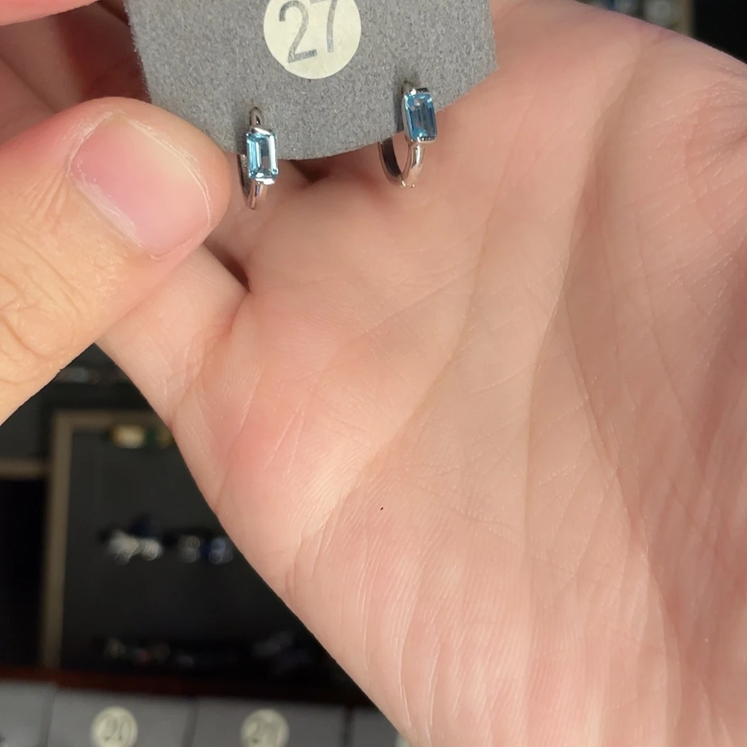 银S925镶嵌耳饰托帕石