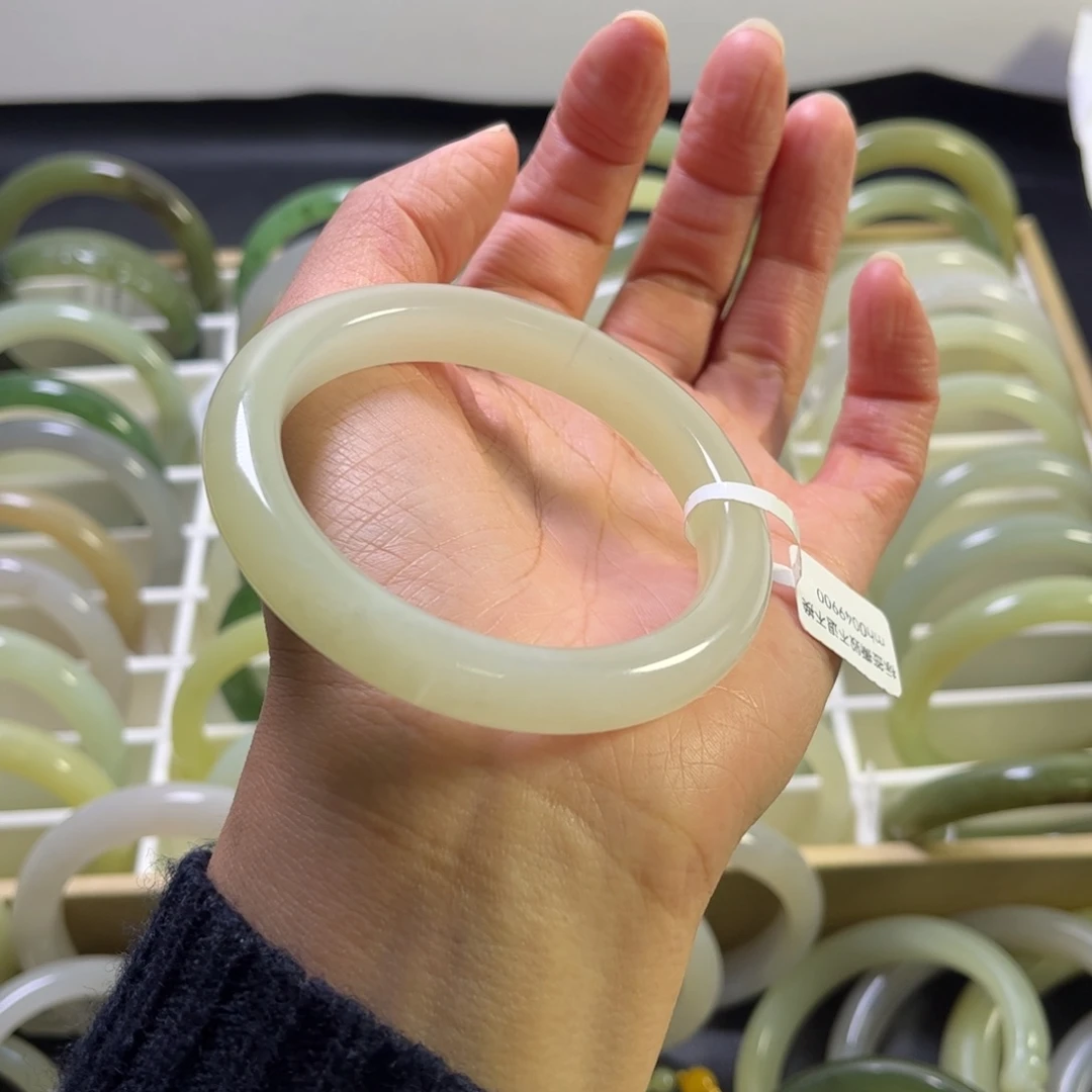 和田玉未镶嵌手镯56.5圈