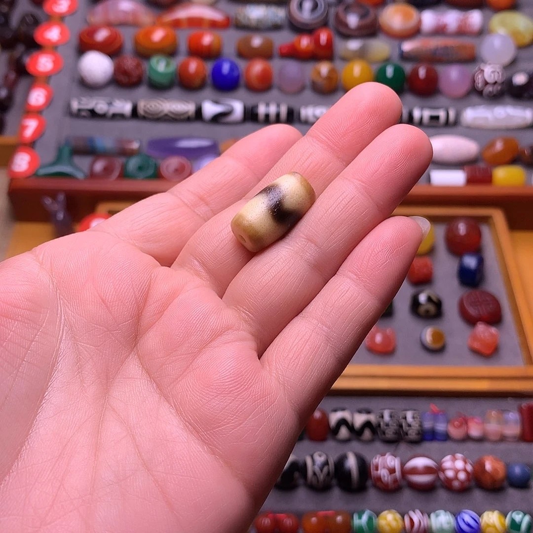 藏***阁玛瑙/玉髓未镶嵌颈饰