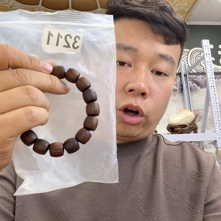 大果紫檀（缅甸花梨）3211