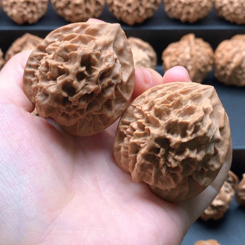 【闪购商品】文玩核桃吊坠沉**石大花40
