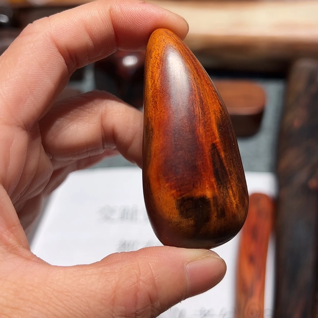 交趾黄檀（大红酸枝）雨*木