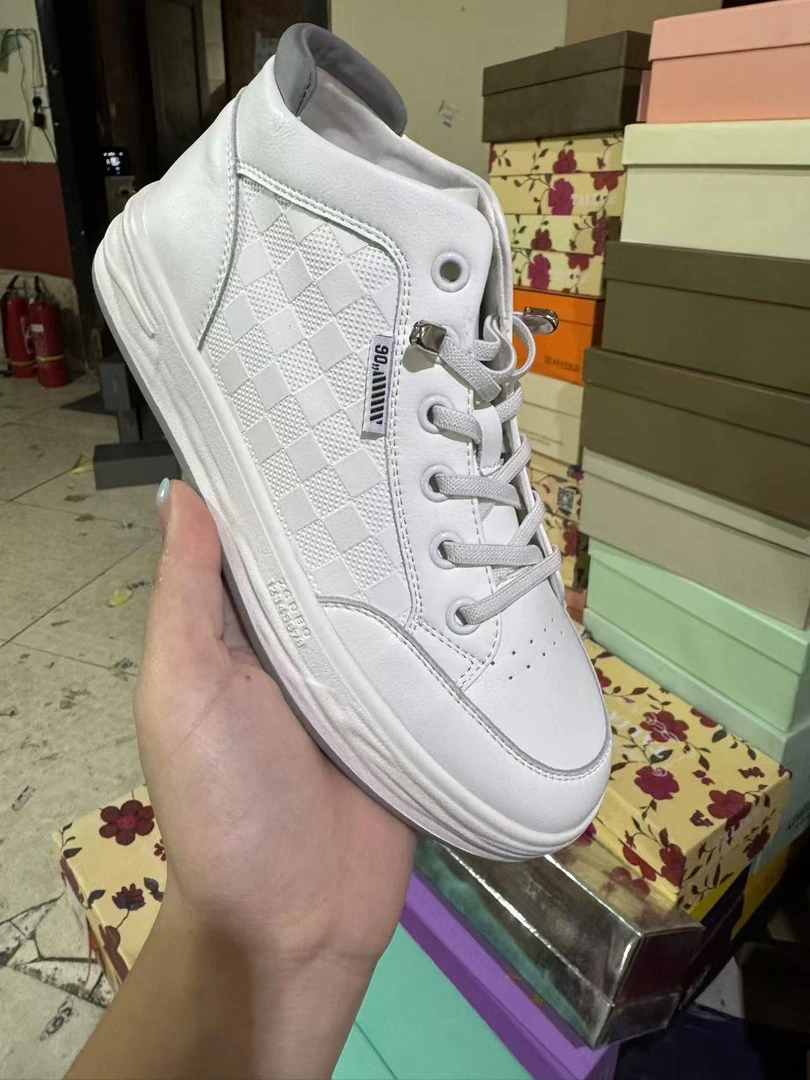 新款百搭舒适软底休闲板鞋2263