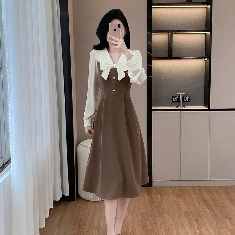 2025年拼接假两件法式收腰显瘦新款女春季收腰复古咖色长裙连衣裙