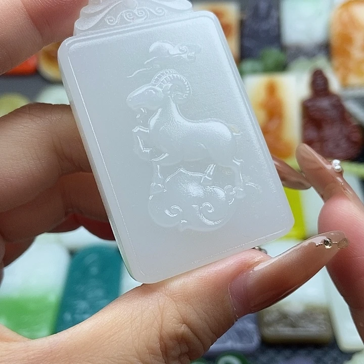 颈饰未镶嵌和田玉