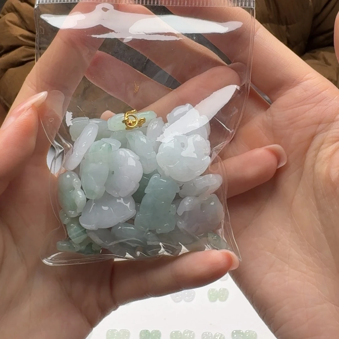 未镶嵌挂件翡翠福利1个，不包邮，拍邮费发货