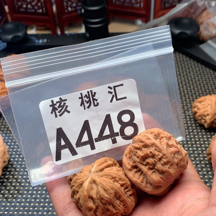 ****落吊坠文玩核桃黑马