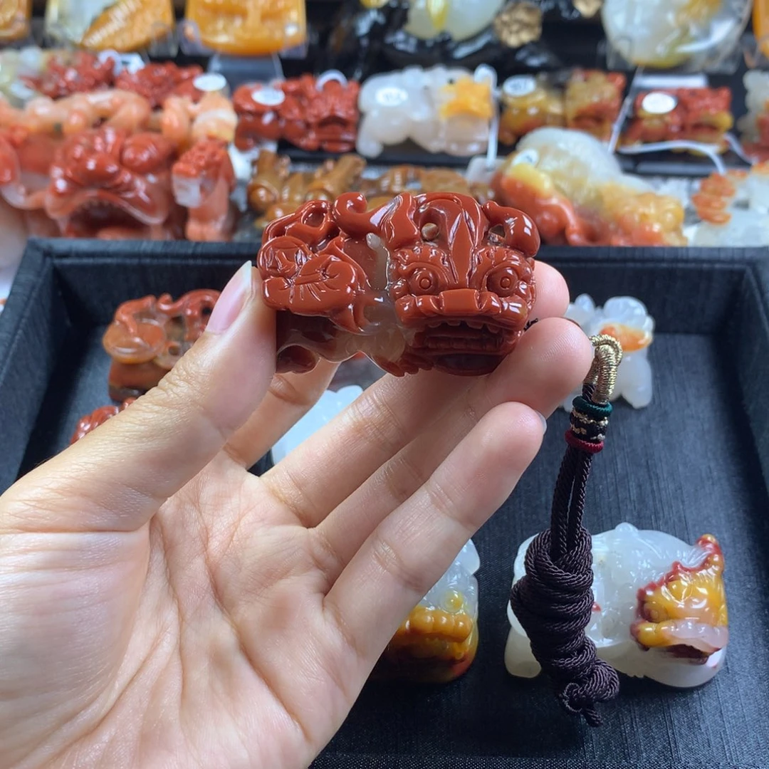 我***泽石英质玉（黄龙玉）未镶嵌挂件