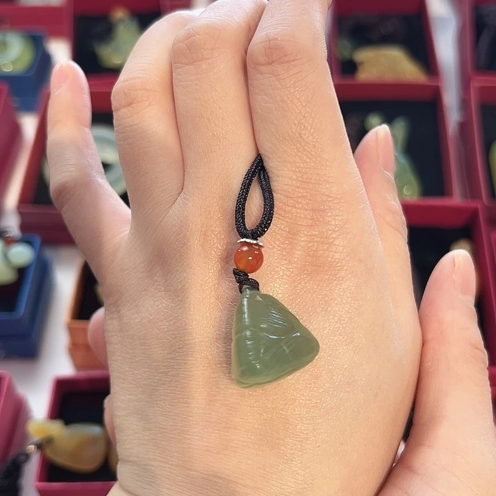 蛇纹石玉未镶嵌吊坠(赠链)