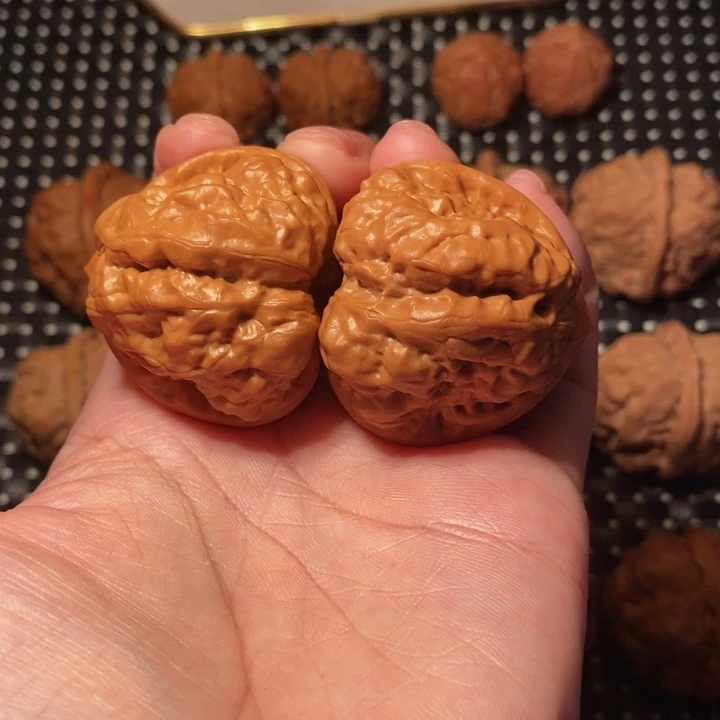 把件文玩核桃四开背八蹬腿