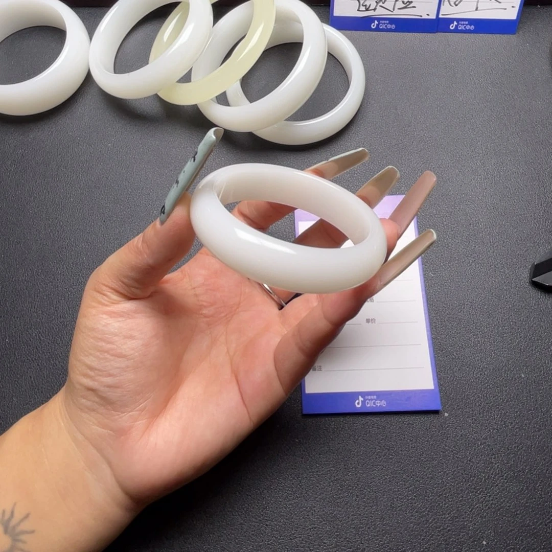 *****53圈口轮胎羊脂白