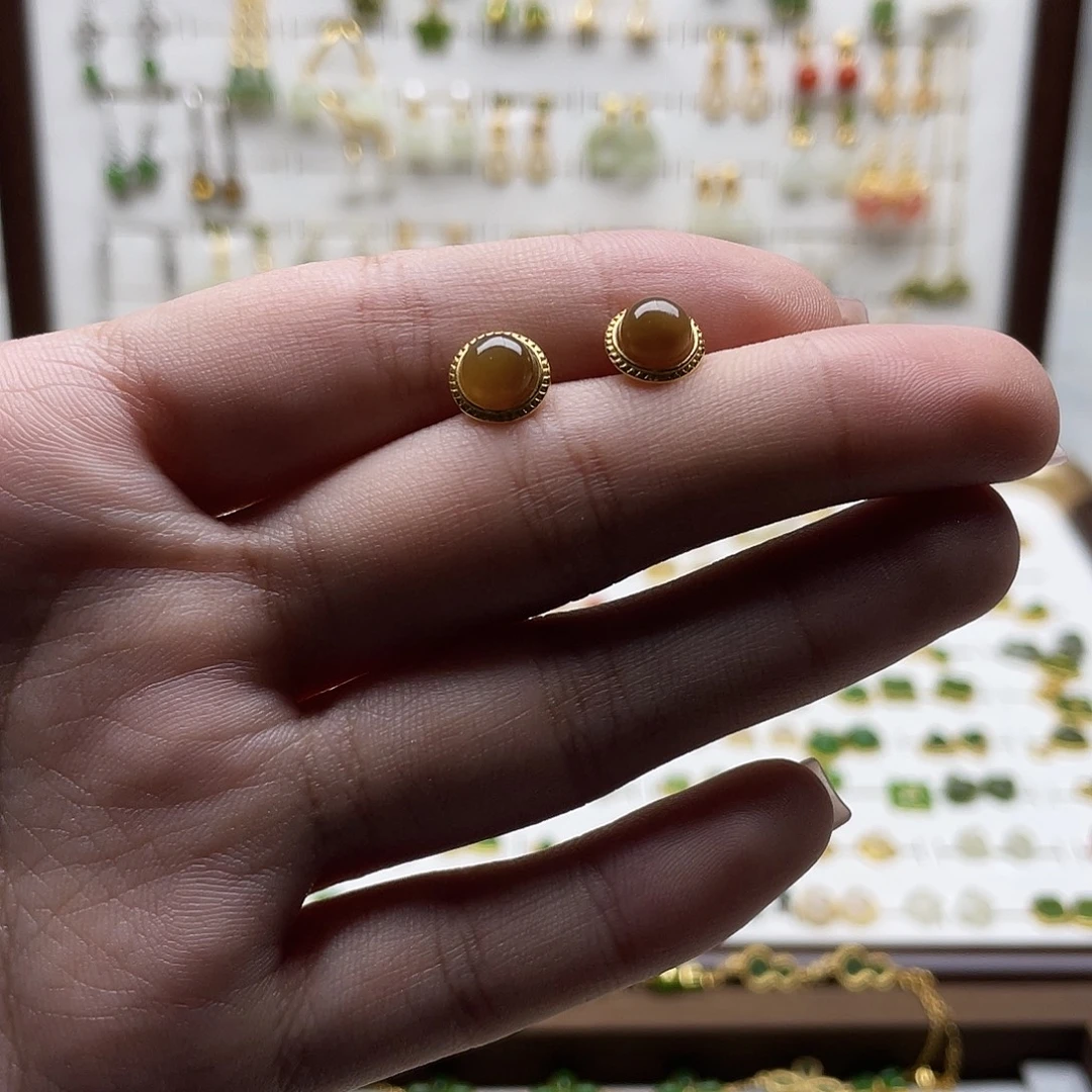 和田玉未镶嵌耳饰