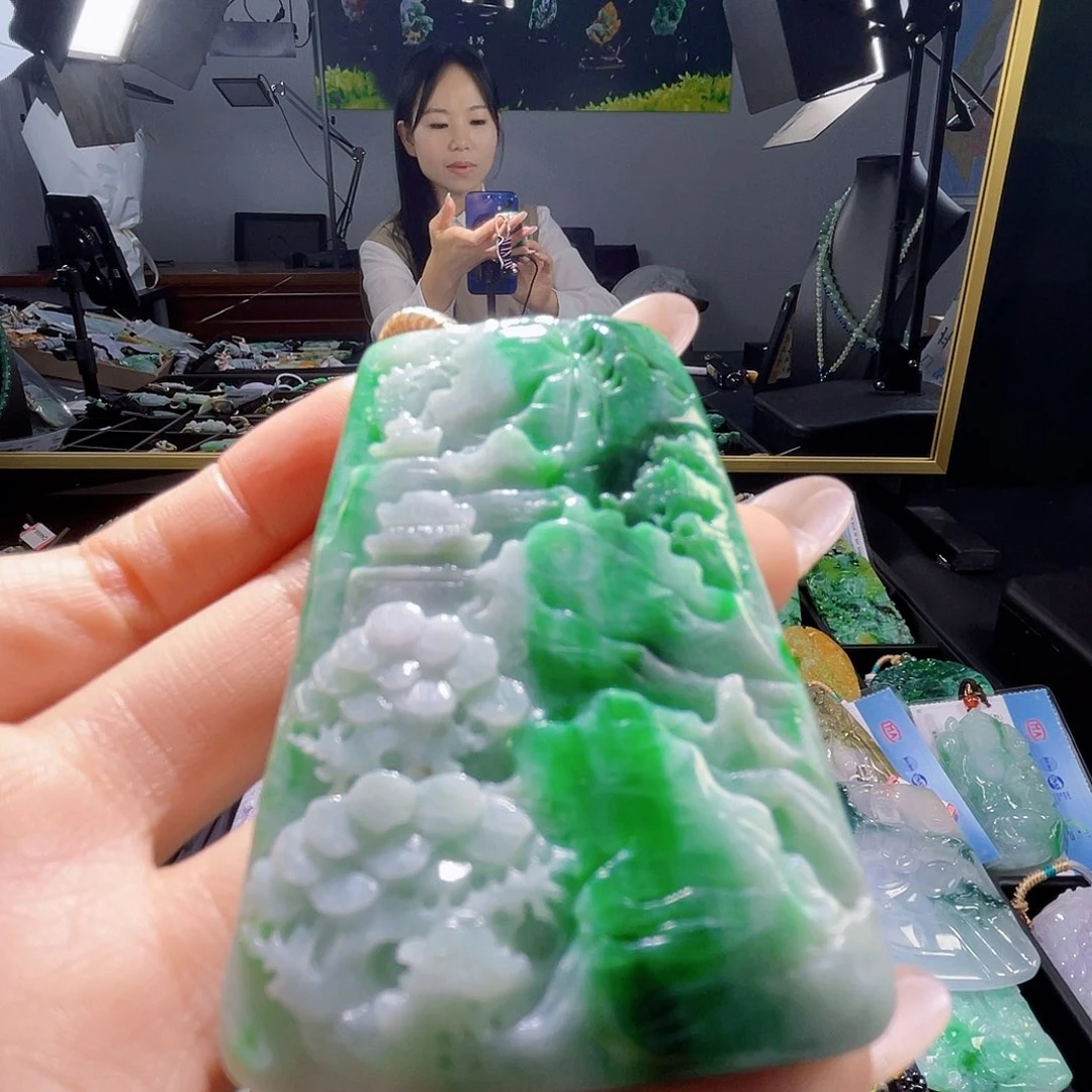 颈饰未镶嵌翡翠一
