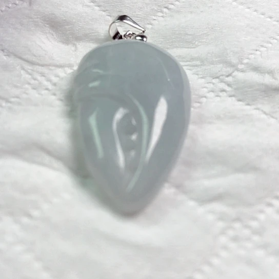 翡翠颈饰未镶嵌寒**影吊坠