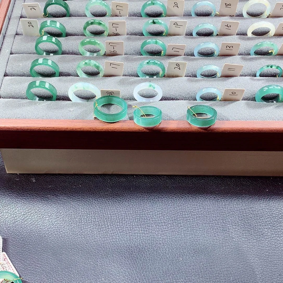 翡翠未镶嵌戒指天然a货