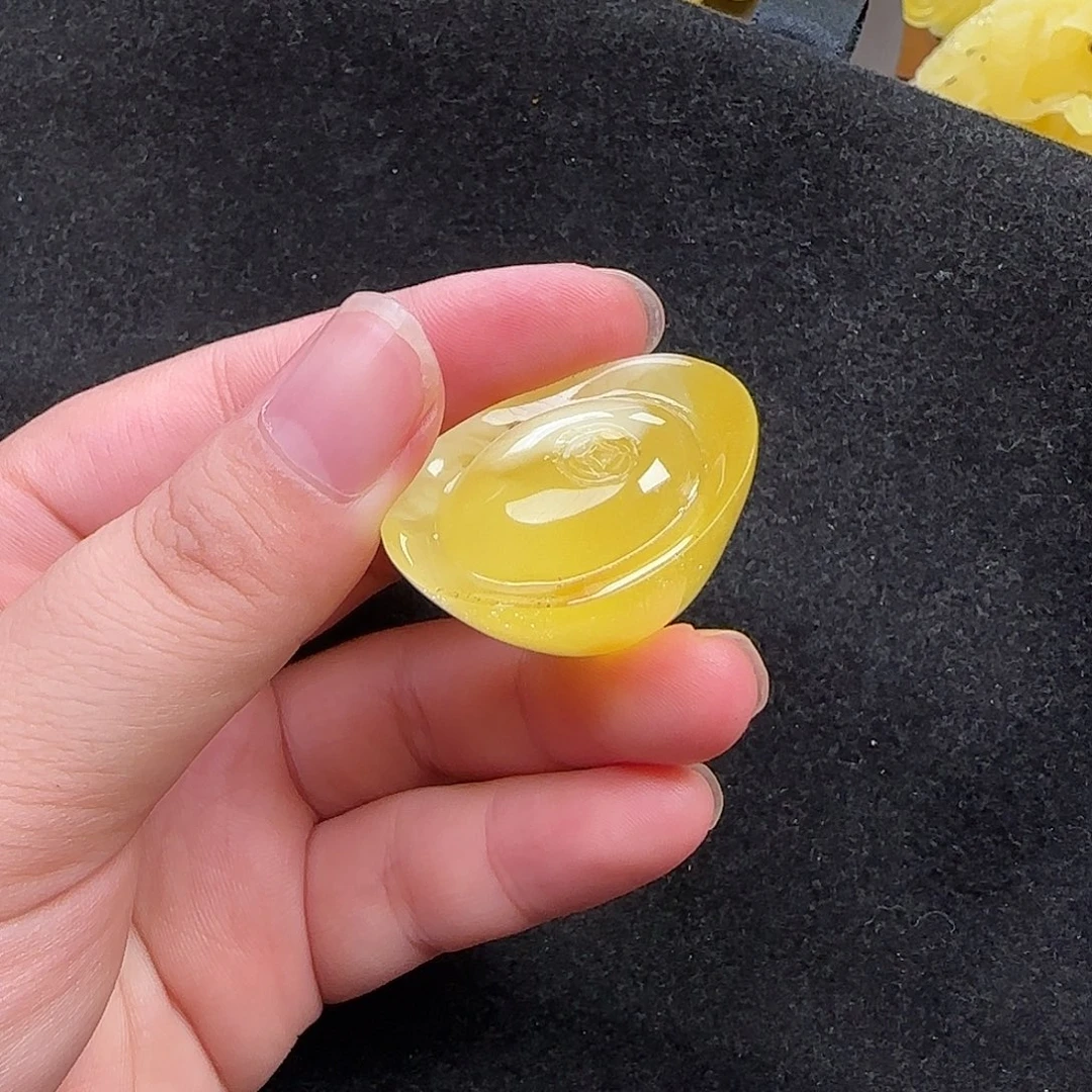 蜜蜡未镶嵌珠宝奇石