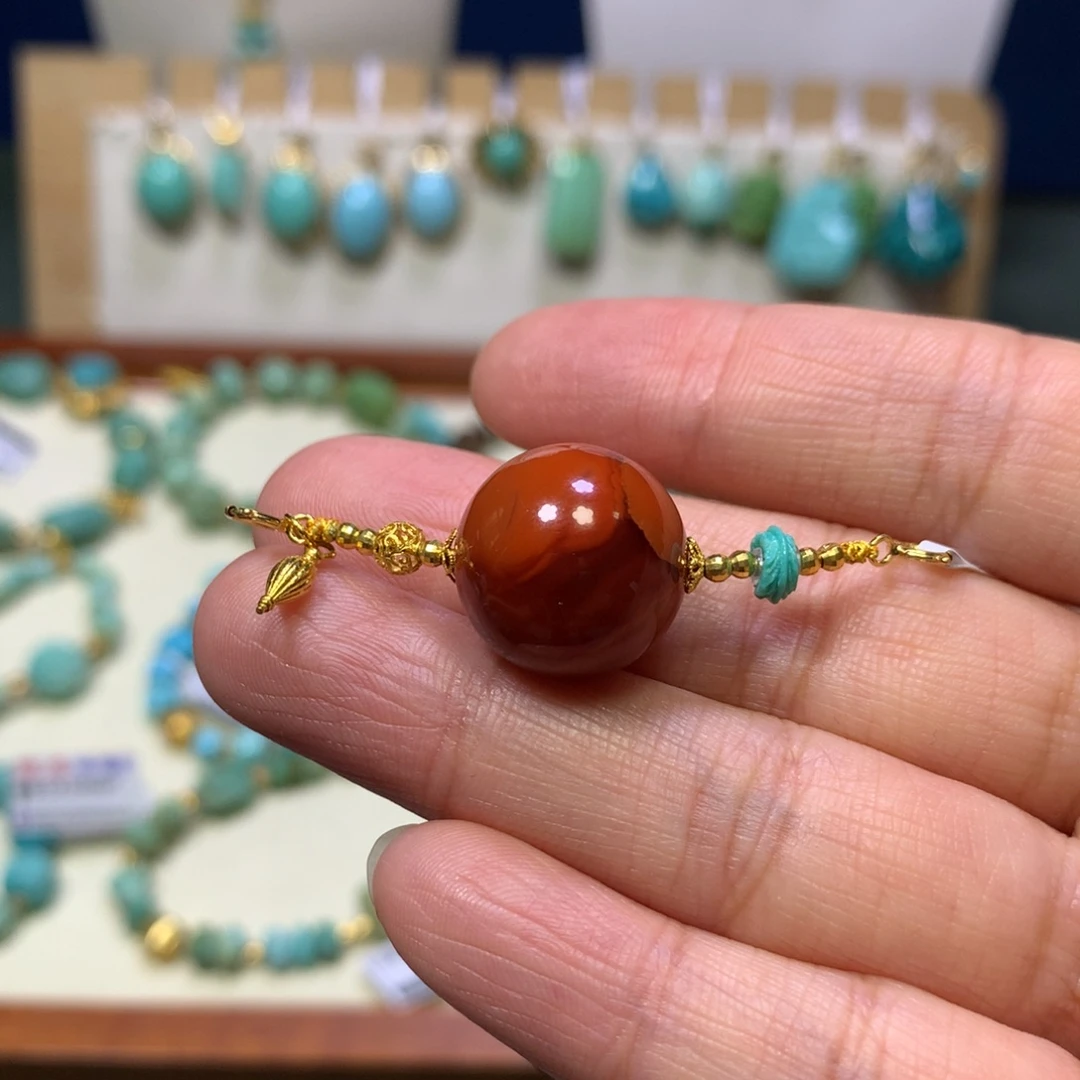 南红玛瑙18K金镶嵌挂件