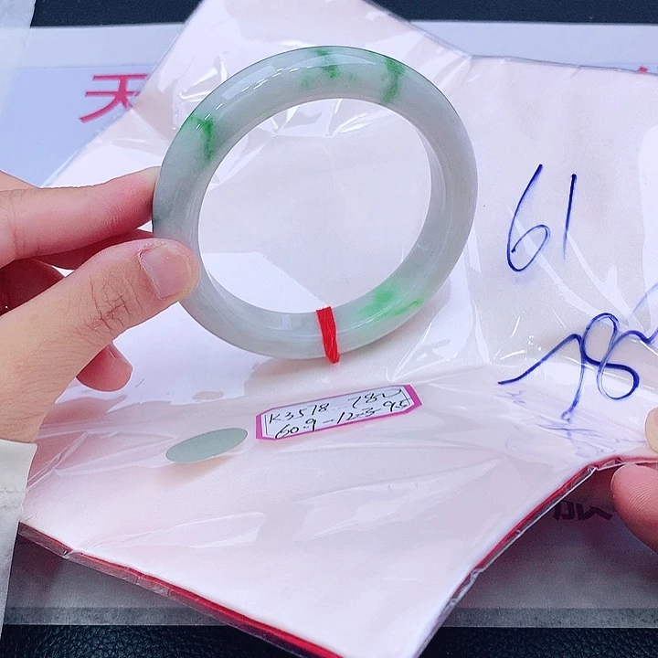 未镶嵌手镯翡翠翡翠