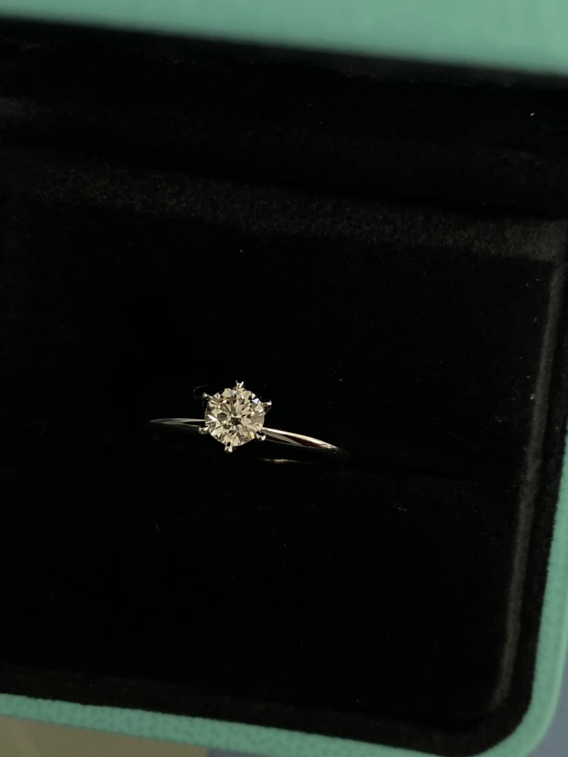 18k金50分六爪戒指