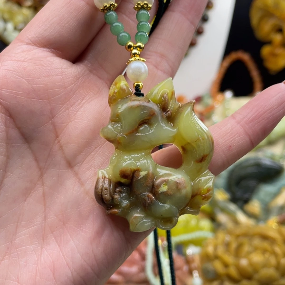 未镶嵌蛇纹石玉颈饰