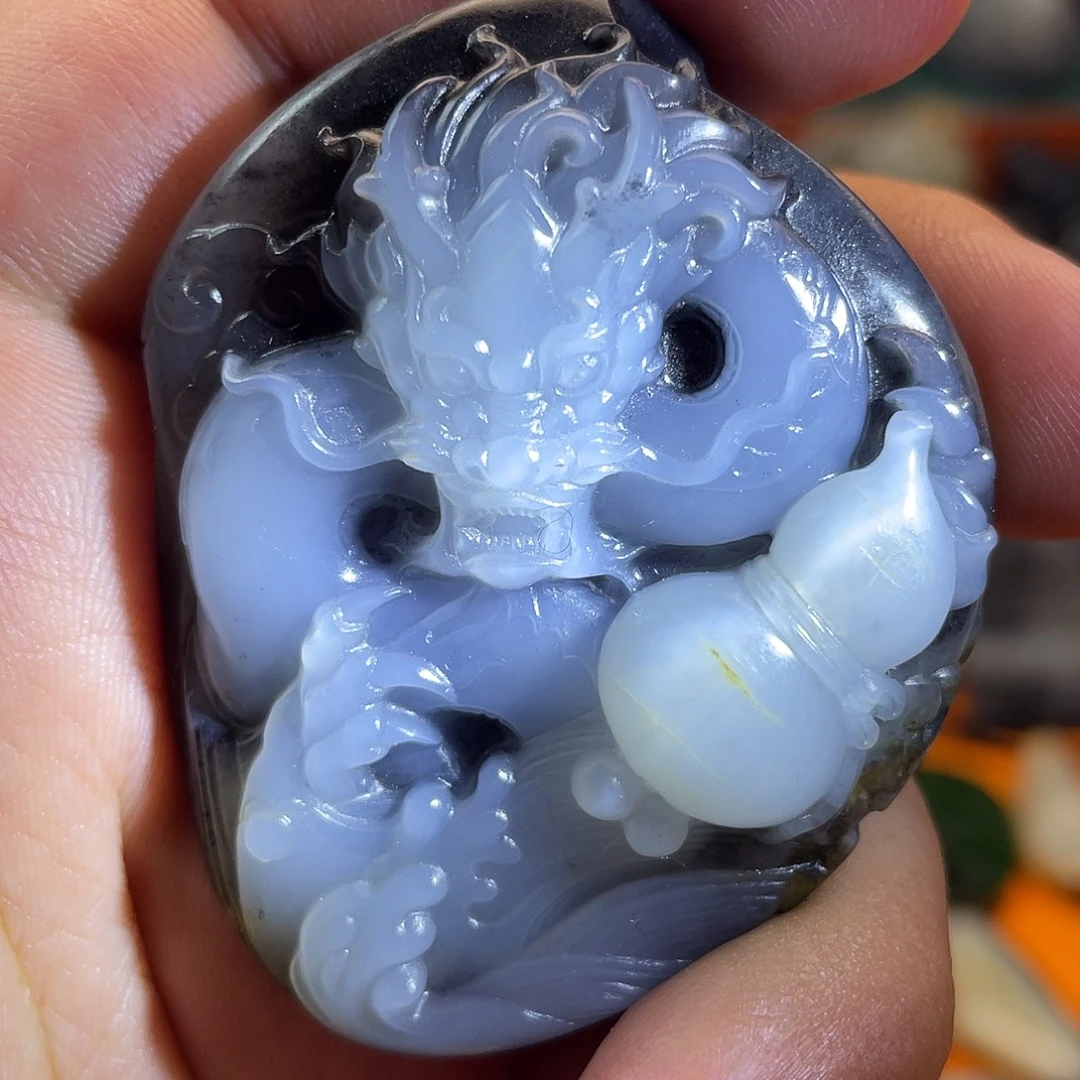 和田玉未镶嵌把件