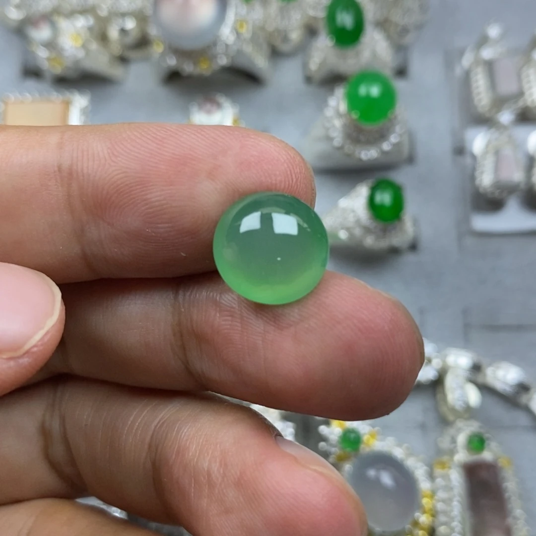 定制翡翠未镶嵌冰种木纳甜绿12mm