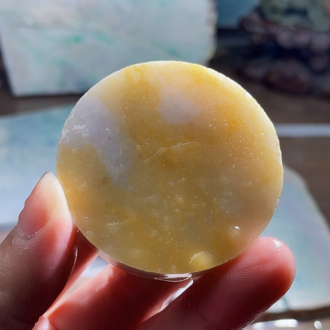 翡翠未镶嵌颈饰毛料11