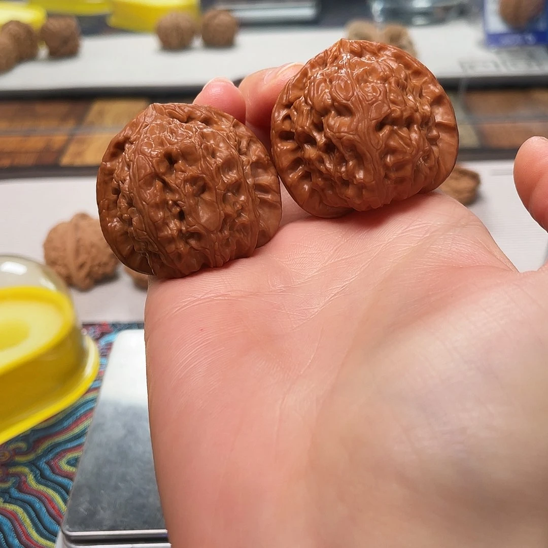 *****文玩核桃吊坠三角白40全品