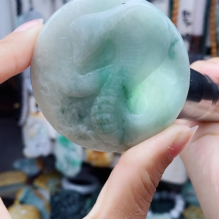 翡翠未镶嵌颈饰翡翠