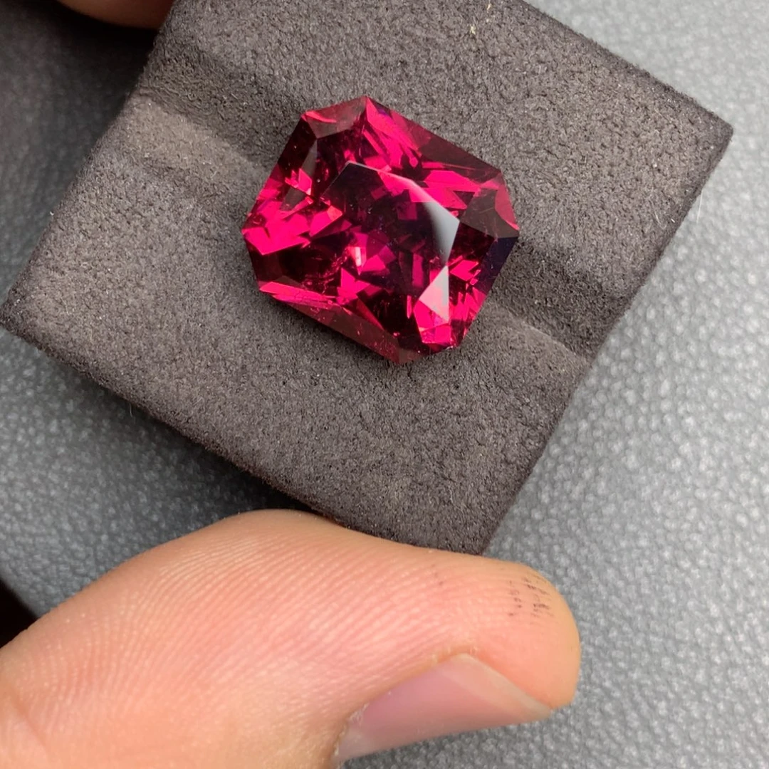 裸石碧玺未镶嵌精切卢比莱碧玺10.6ct