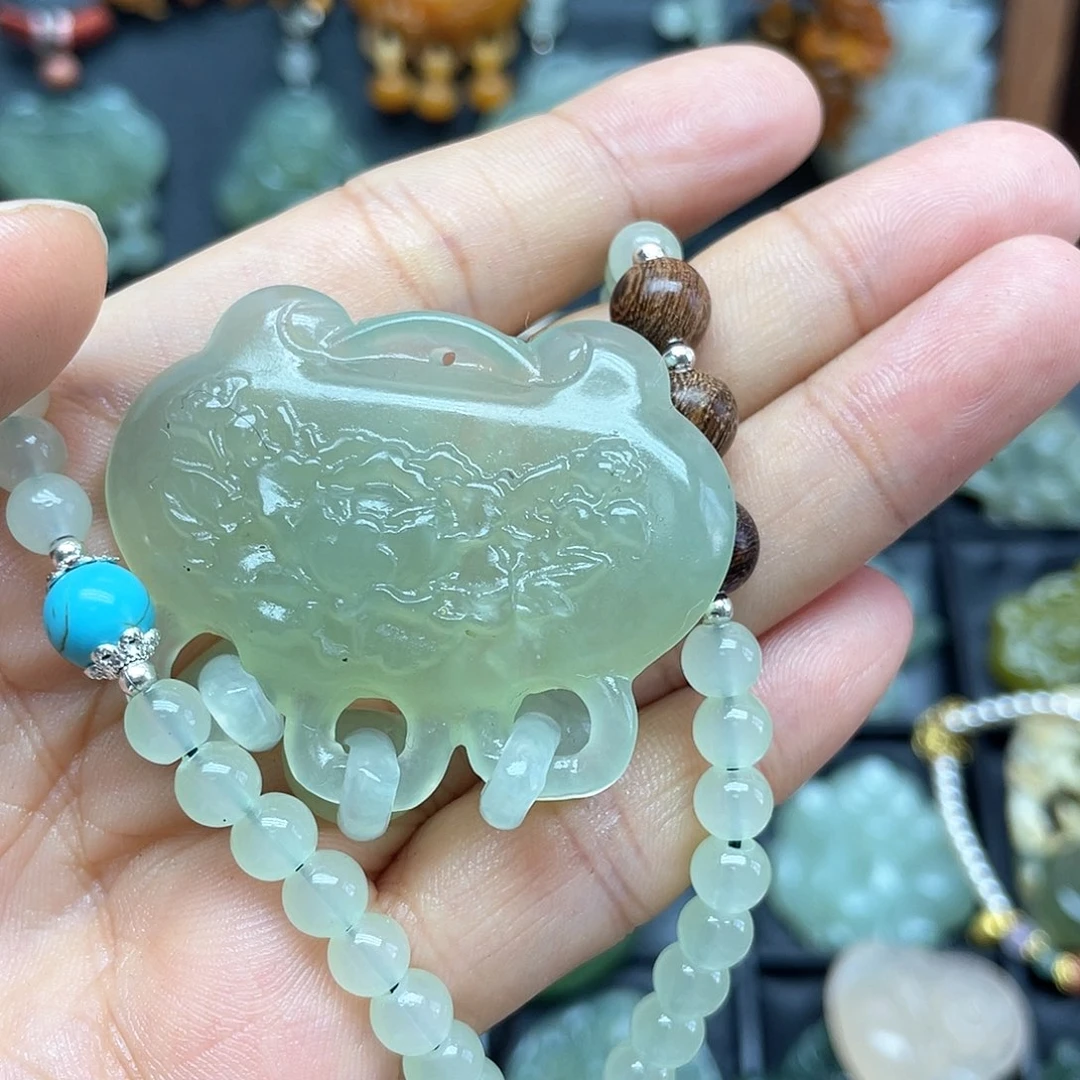 石英质玉合金颈饰净**莲